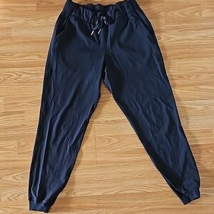 Lululemon On the Fly joggers